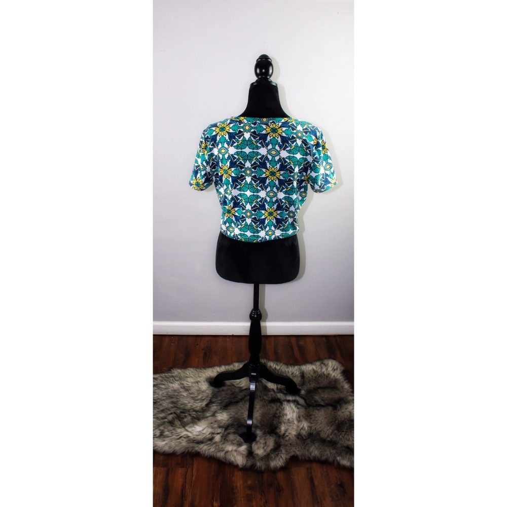 Forever 21 Patterned Crop Top - Picture 4 of 5